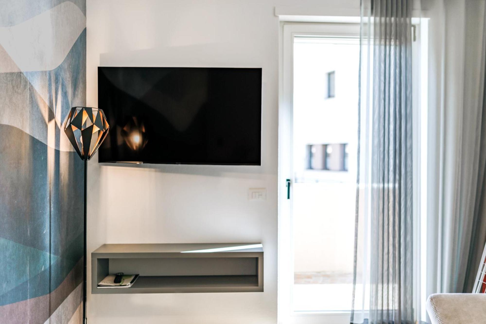 Residence Montani Laces Bagian luar foto