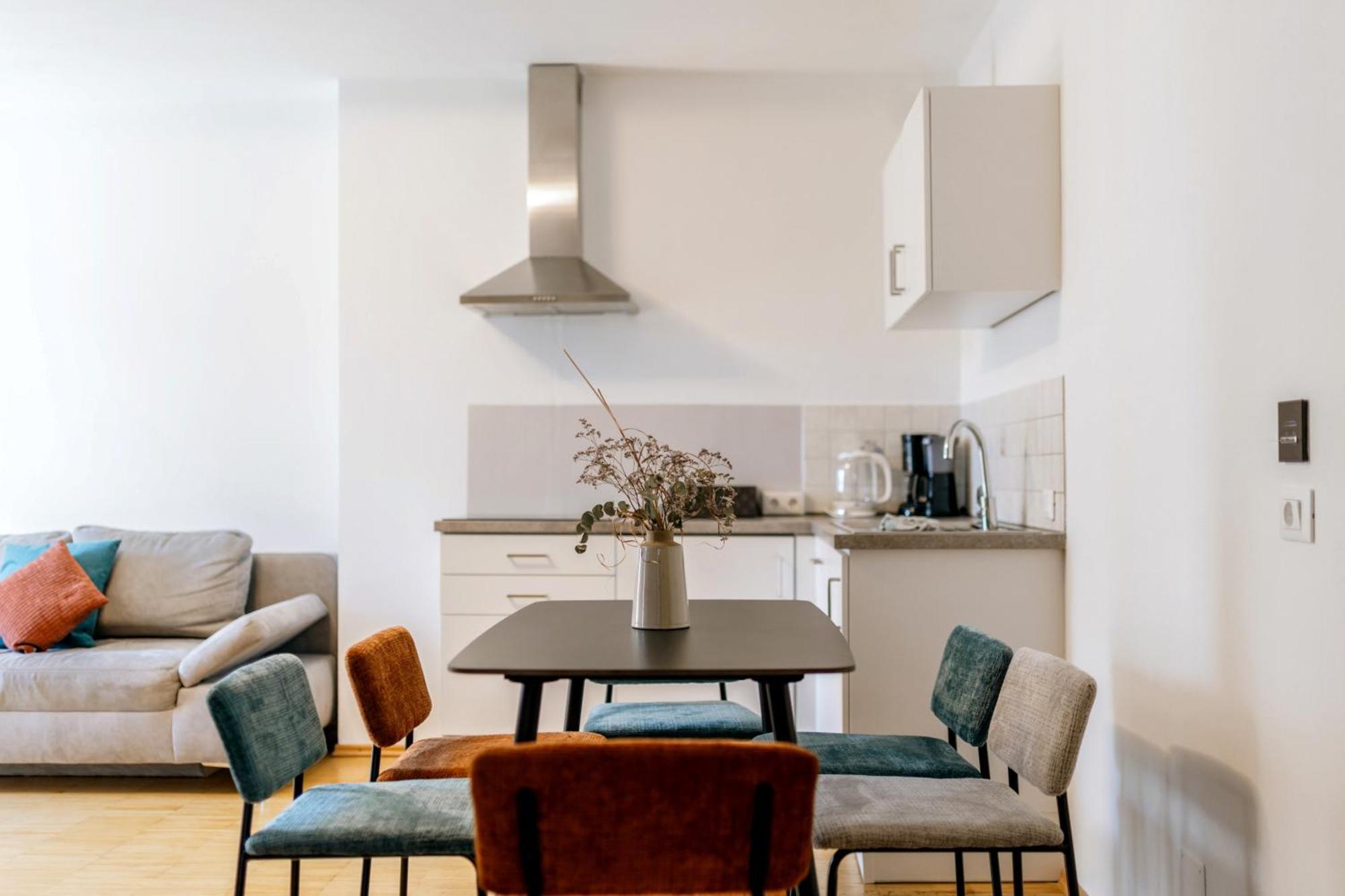 Residence Montani Laces Bagian luar foto