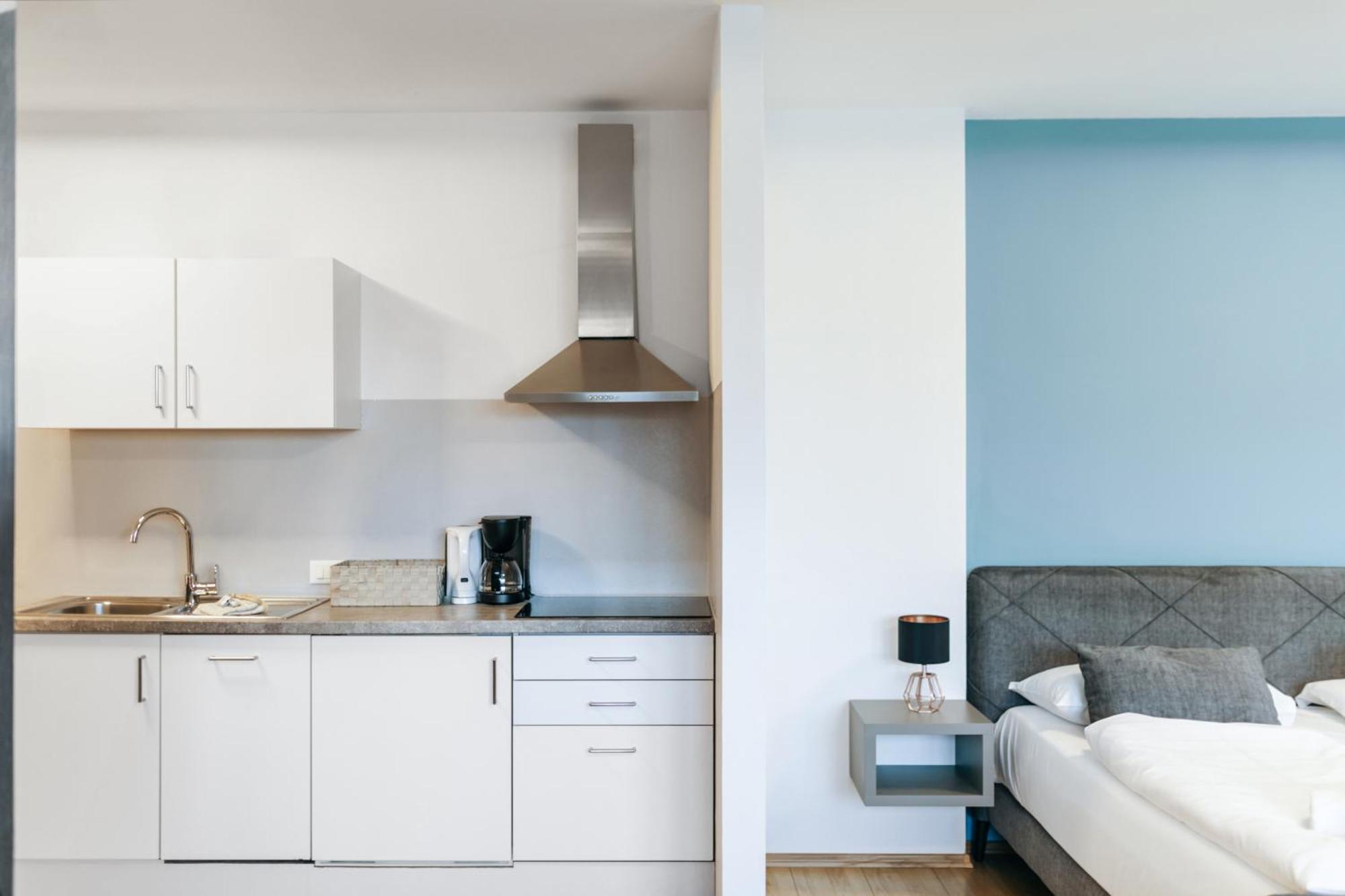 Residence Montani Laces Bagian luar foto